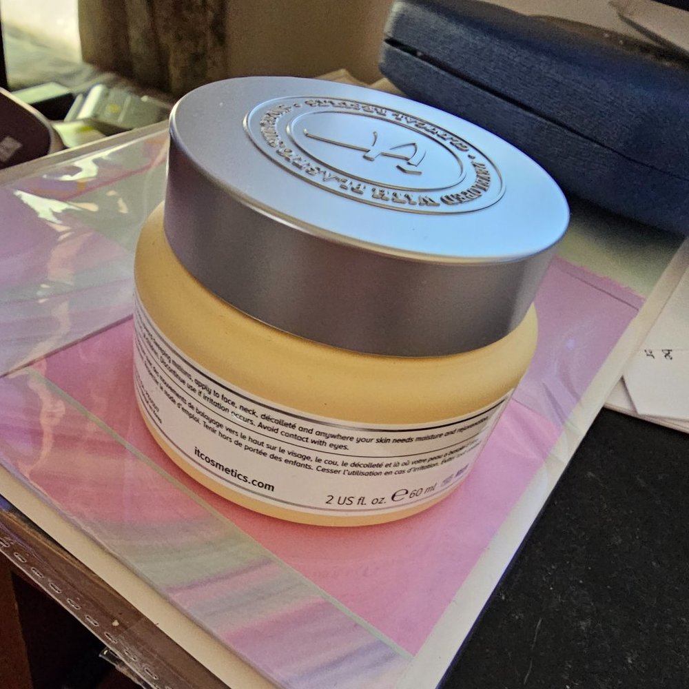 IT CONFIDENCE IN A CREAM (#38) - Picture 3 of 4
